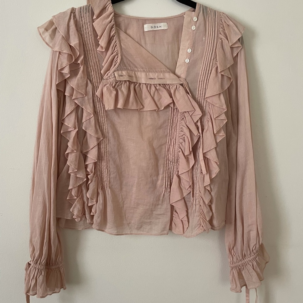 Doen Dusty Pink Ruffle Blouse with Button Closure